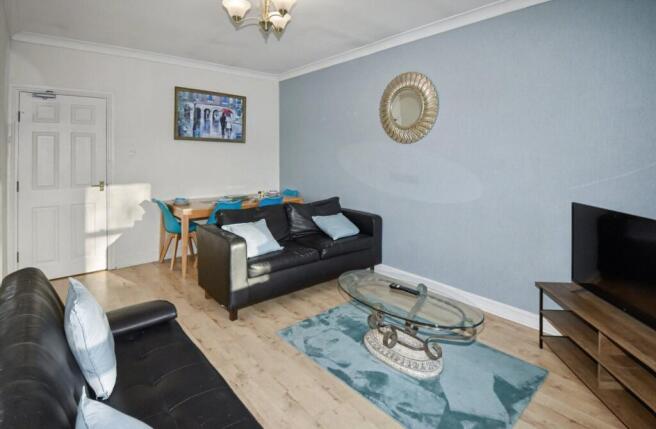 2 bed Flat for sale Image 8