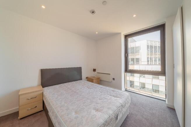 2 bed Apartment to rent Image 4
