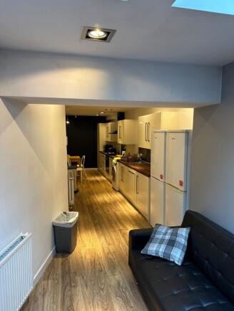 1 bed Terraced to rent Image 4