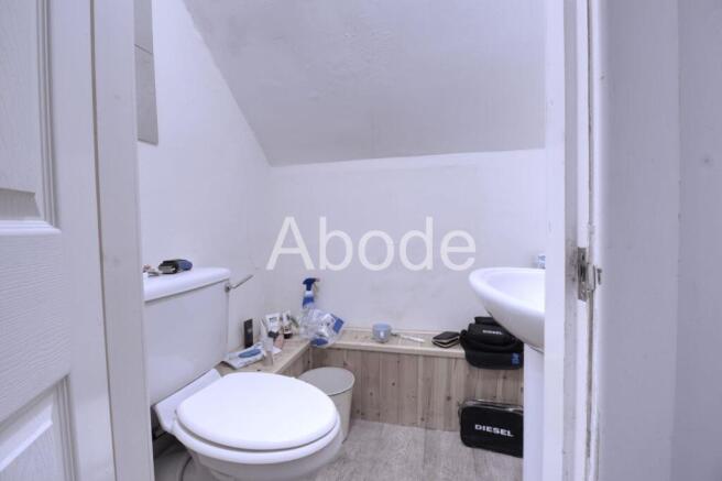 5 bed House to rent Image 9