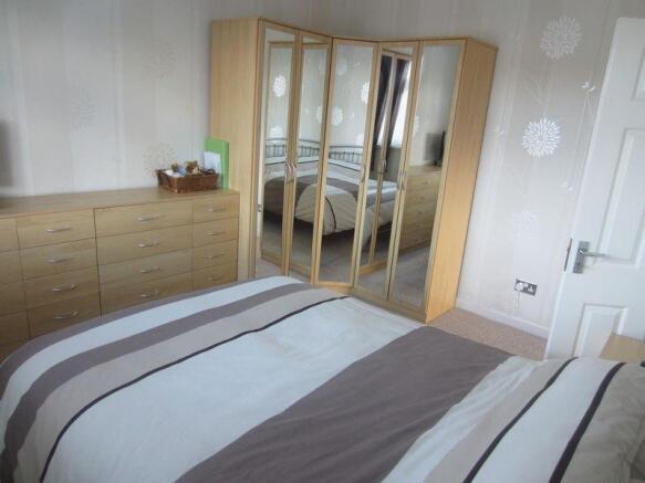 2nd bedroom