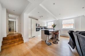 Flat B, 47 Peter Baker House, Northbrook Street, Newbury RG14 1DT