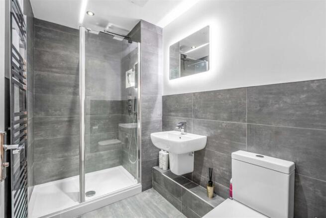 En-Suite Shower