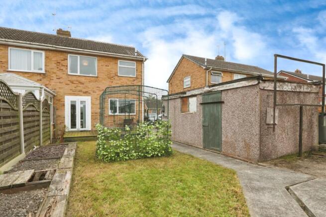 2 bed Semi-Detached for sale Image 9