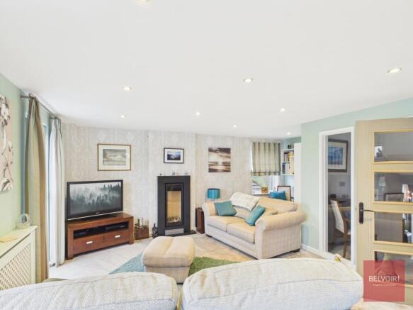 Carnglas Avenue, Sketty, Swansea, SA2 photo 5