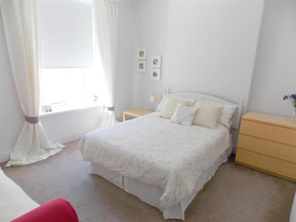 bedroom 2.JPG