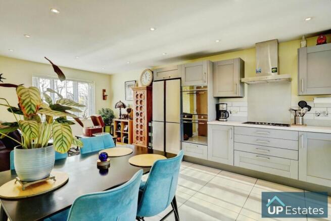 Blackthorn Close, Rugby photo 4