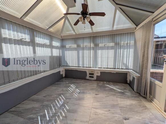 5 bed Semi-Detached for sale Image 7