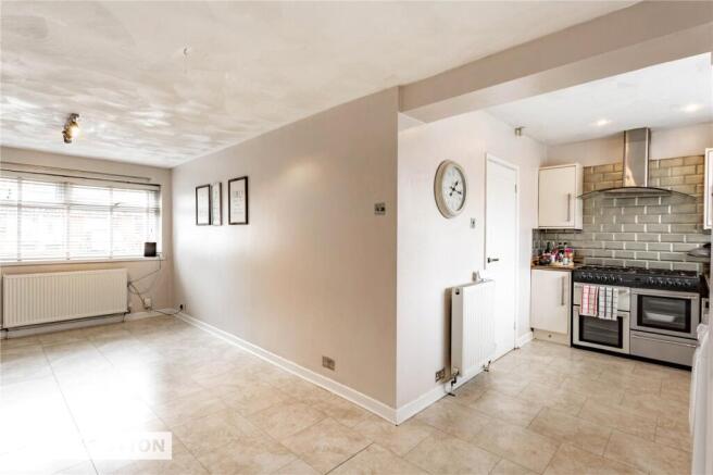4 bed Semi-Detached for sale Image 6