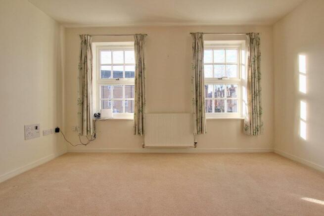 3 bed House to rent Image 8