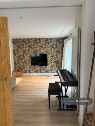 4 bed Detached to rent Image 9