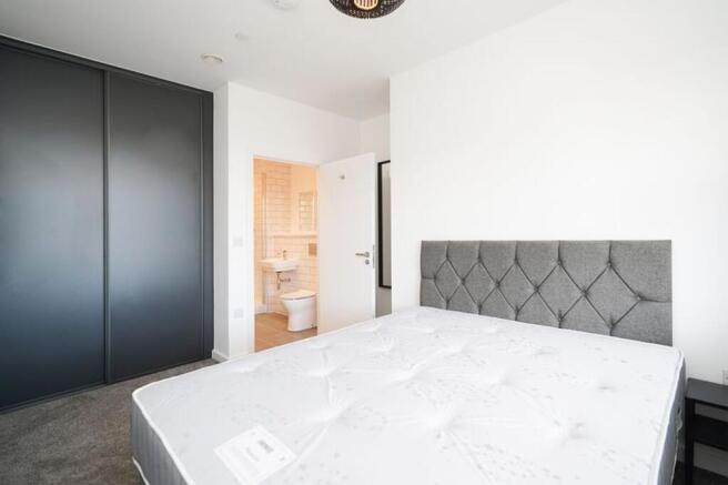 1 bed Apartment to rent Image 5