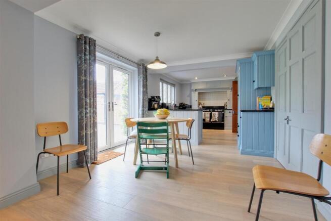 COMBINED KITCHEN, DINING ROOM & DAY ROOM