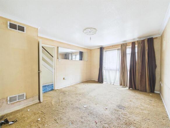 3 - 3-Bedroom house in Yate for Referbishment.jpg