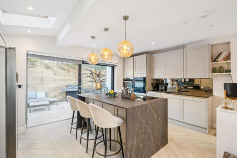 Wadham Road, London, SW15