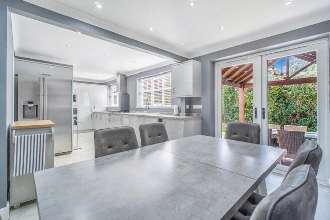 4 bed Detached for sale Image 6
