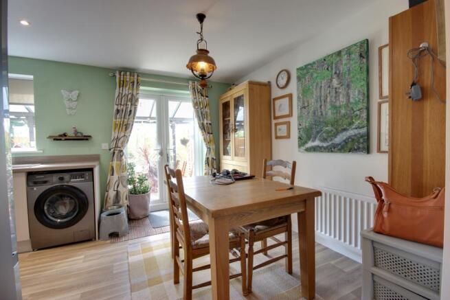 3 bed Semi-Detached for sale Image 7