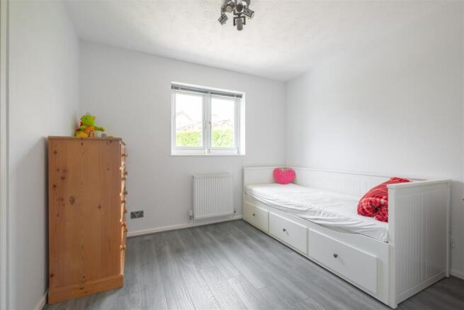4 bed Detached for sale Image 11