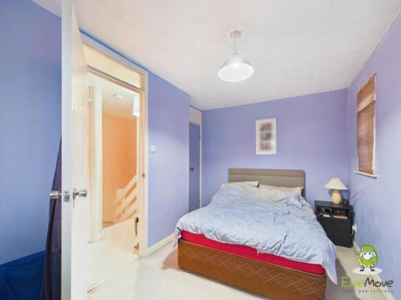 EweMove Estate Agents Basingstoke - Mahler Close 