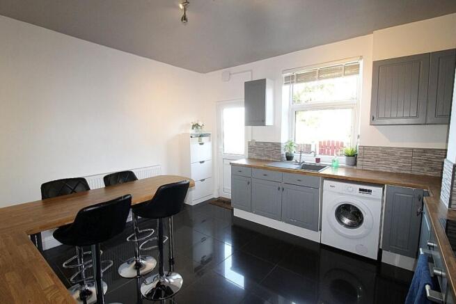 2 bed Terraced for sale Image 5