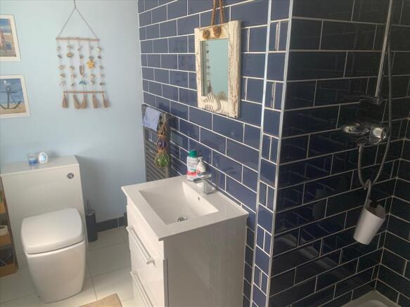 EN SUITE