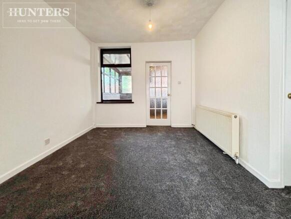 2 bed Terraced to rent Image 5