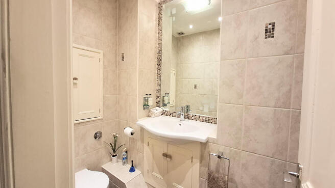 4 bed Detached for sale Image 12
