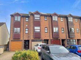 2, Little Pembrokes, Heene, Worthing BN11 4NL