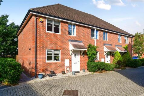 Parsons Way, Tongham, Farnham, Surrey, GU10