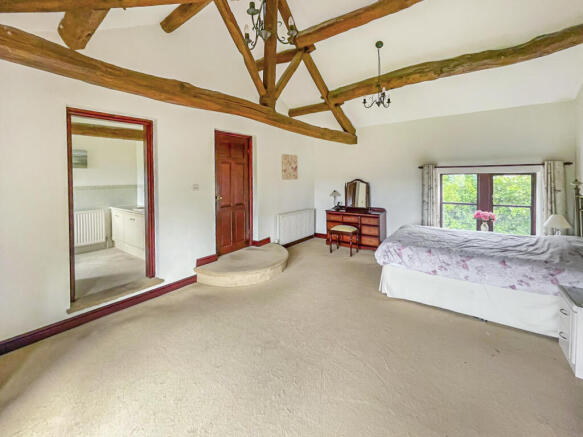 4 bed Semi-Detached for sale Image 9