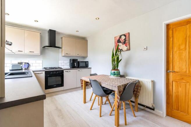 3 bed Terraced for sale Image 4