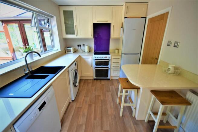 38 Daleside  Kitch2.JPG