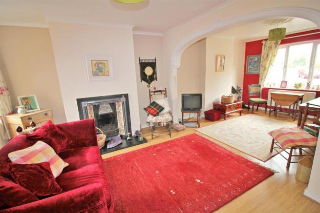 Lounge a.jpg