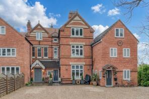 4c Torrs House, Torrs Close, Redditch B97 4JR