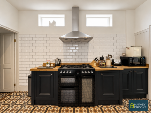 3 bed Semi-Detached for sale Image 6