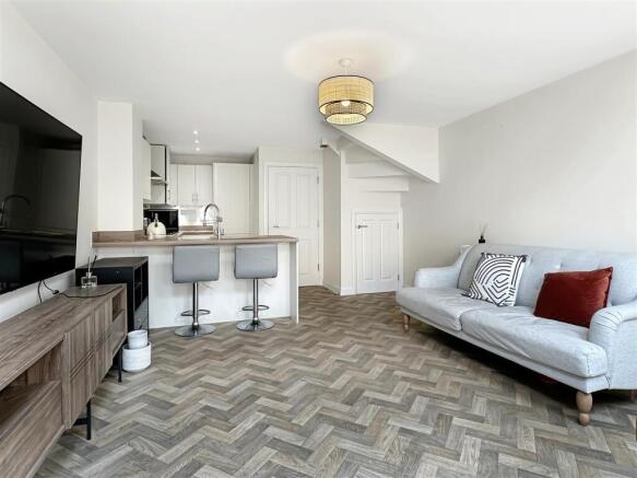 Living Room (2)