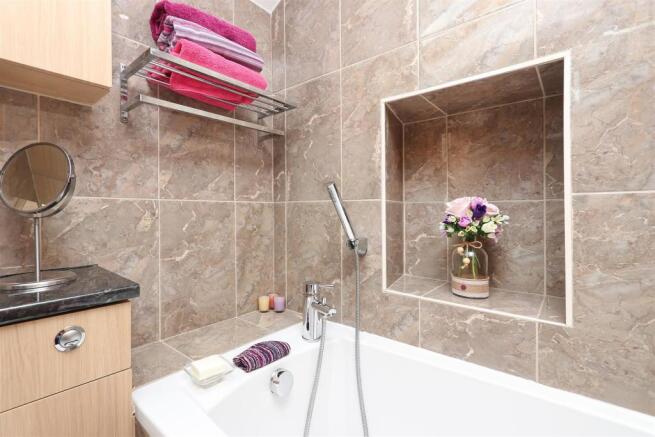 Bathroom3.jpg