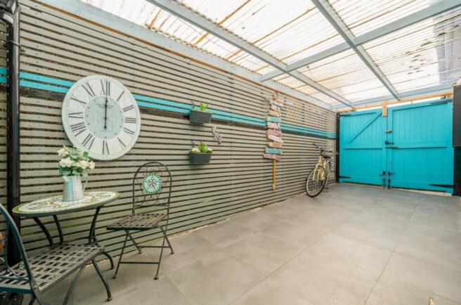EweMove Harrogate Car Port2