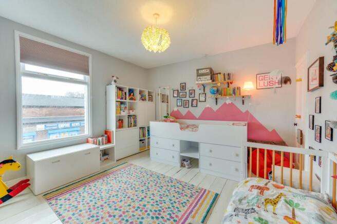 3 bed Terraced for sale Image 12