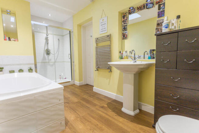 Bathroom/Shower Room