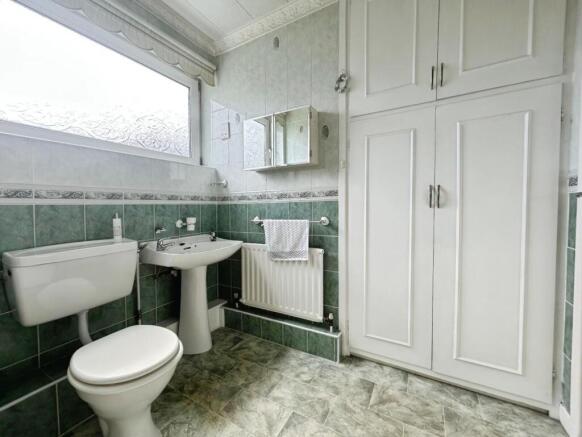 2 bed Apartment for sale Image 6