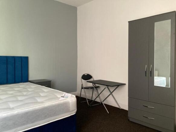 3 bed Terraced to rent Image 6