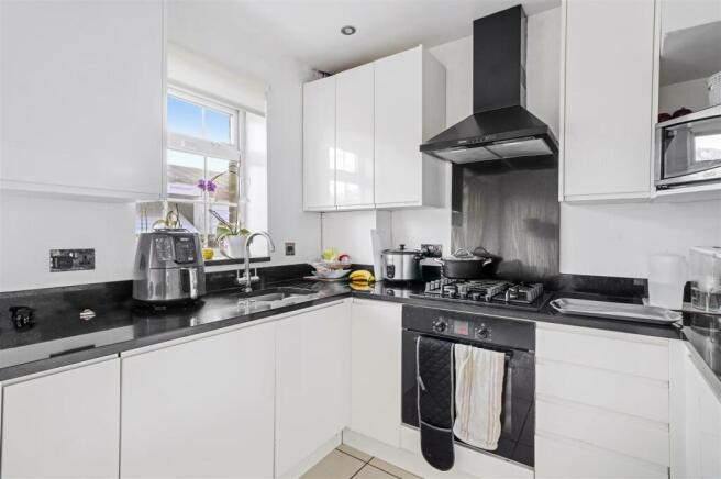 14 Oakwood Crescent - DRhD8tZyKa0jFDnc1lan.jpg