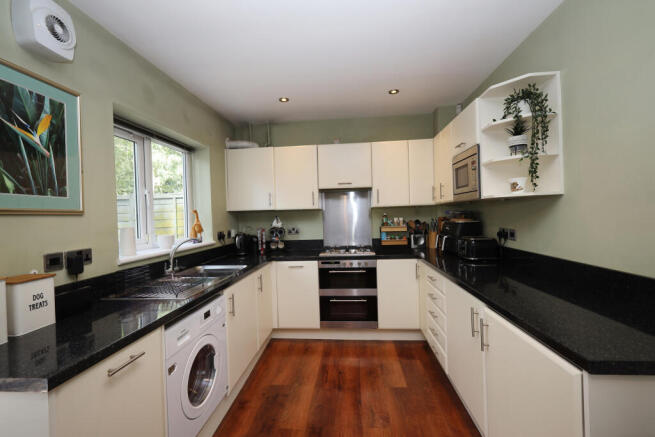 contemporary fitted kitchen