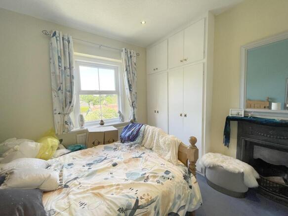 2 bed Penthouse to rent Image 12