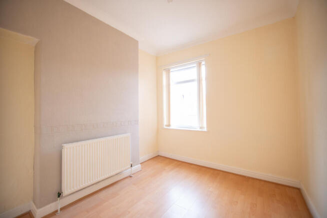2 bed End of Terrace to rent Image 9