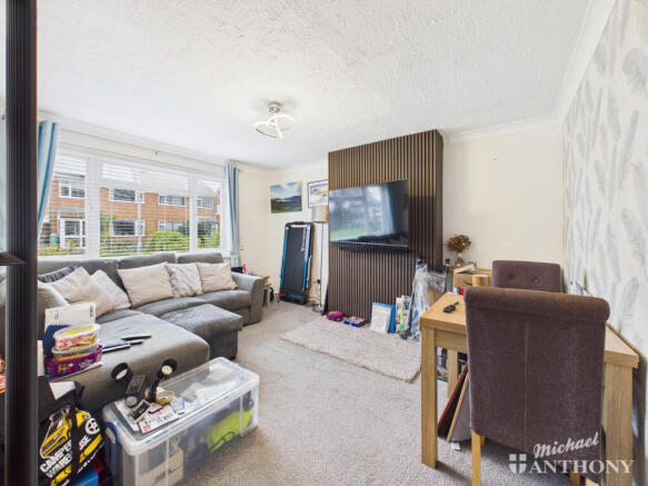 CAM03852G0-PR0573-STILL001