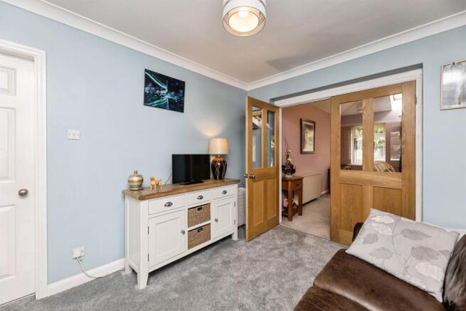 4 bed Detached for sale Image 9