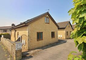 11, Ryefield Avenue West, Haslingden, Rossendale BB4 4BL