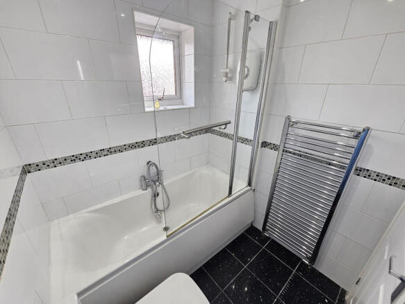 BATHROOM 3